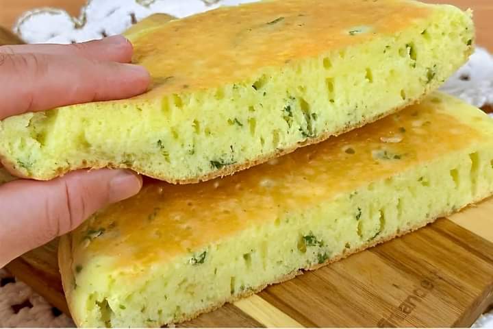 pãozinho na frigideira com queijo parmesão