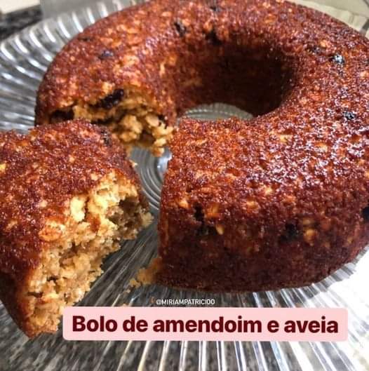 Bolo de amendoim e aveia fit