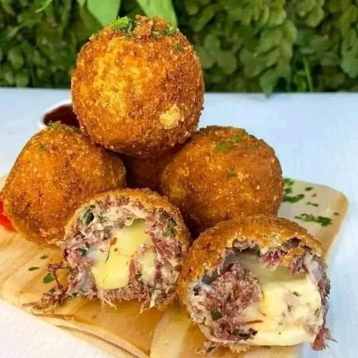 Bolinho de carne seca